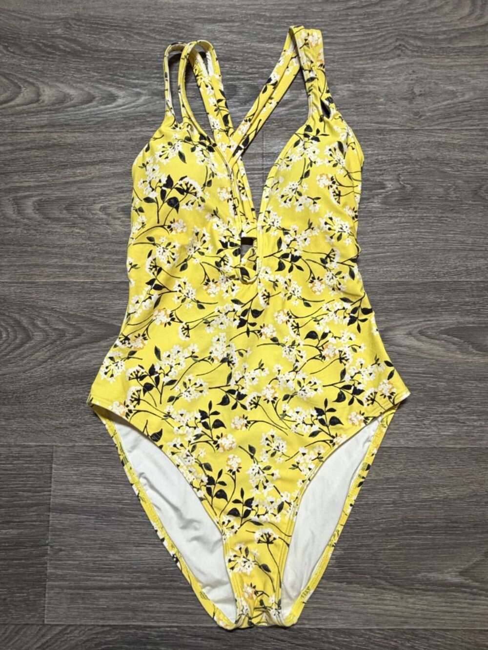La Blanca Shine Plunge One Piece Yellow Swimsuit 10 Cut Out Crisscross Floral